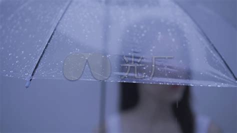 淋雨头像一个人,淋雨头像卡通_大山谷图库