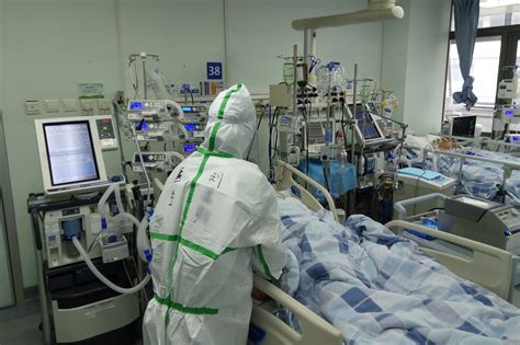 武汉新冠肺炎患者女儿：妈妈难获确诊，一床难求 盼火神山医院能解决问题 | 每经网