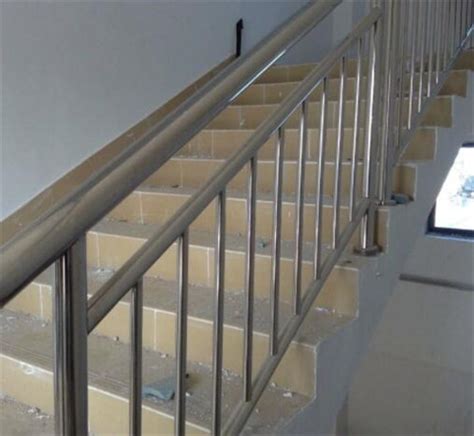 楼梯扶手哪种材质好 4种常见的楼梯扶手材质分析_建材知识_学堂_齐家网