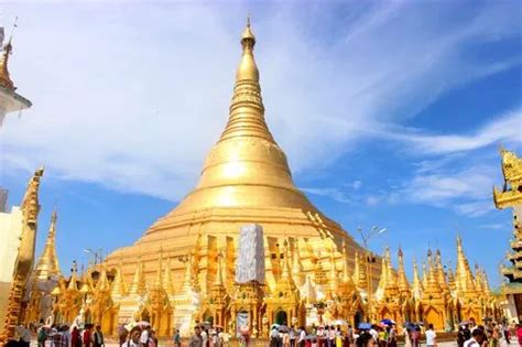 2021仰光大金塔是缅甸历史最悠久最宏伟壮观的佛塔，是仰光的标志性建筑。 塔内供奉着释迦牟尼的8根佛发_仰光大金塔-评论-去哪儿攻略