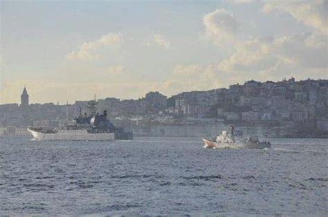 俄军舰对驶往乌克兰港口货船开火警告_凤凰网视频_凤凰网