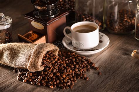 咖啡豆品种有哪些种类 各产区咖啡豆风味区别 曼特宁与蓝山咖啡豆口感风味特点的对比 中国咖啡网