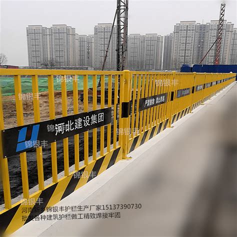 市政施工围栏采用通透式深绿色焊接网格-环保在线