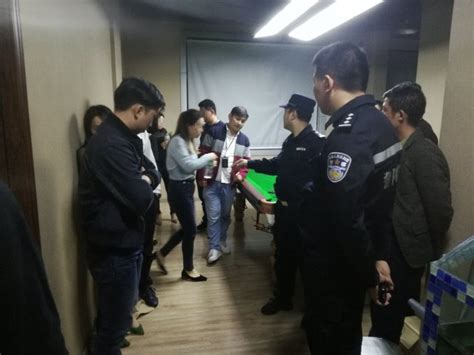 深圳公安破获聚众吸毒案 7名嫌犯被抓捕归案_广东频道_凤凰网