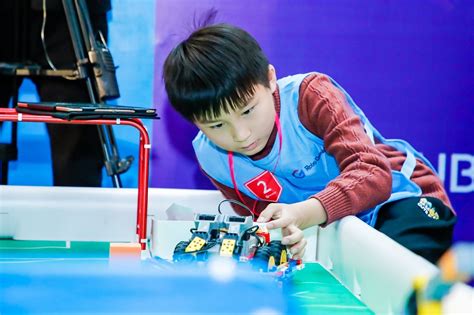 把机器人比赛搬进中国科学技术馆，优必选科技想让 AI 教育再加速 | 极客公园