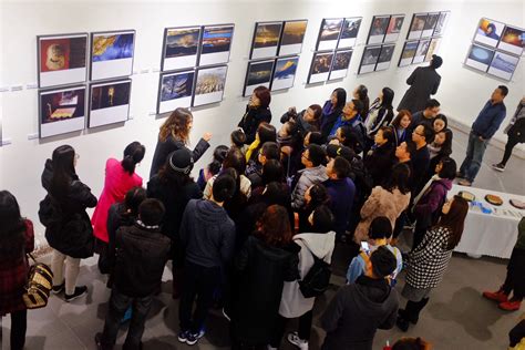 《摄影的力量》第二届图漫摄影公益展在京开展 首日筹款五万元-公益时报网