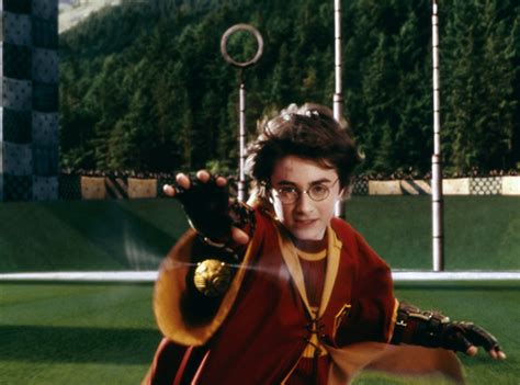 《哈利·波特与魔法石》曝“入学通知”版预告 八大角色海报重燃20年魔法梦 _TOM明星