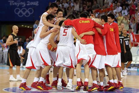 中国男篮不敌西班牙-中新网