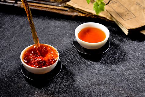 【入门干货】普洱茶原料鲜叶的采摘是按什么标准进行的？_云南