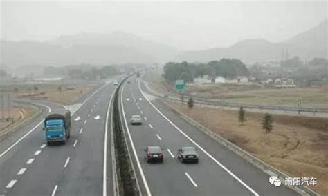 神反转！湖南高速公路上被追尾，前车全责，后车驾驶人却被拘留-视频精选-长沙晚报网