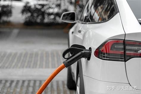 电动车七大趋势 | 2025年与燃油车平价，2040年市占率将达57%_搜狐汽车_搜狐网