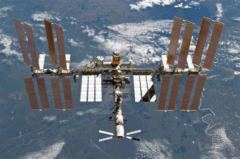 俄航天局：对国际空间站的运营将至少维持到2028年_手机新浪网