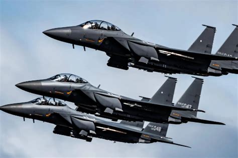 韩美启动5年最大联合空中军演 超240架军机参演_凤凰网
