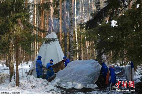 俄美两国宇航员联手进行冬季野外生存训练（组图） - 永嘉网