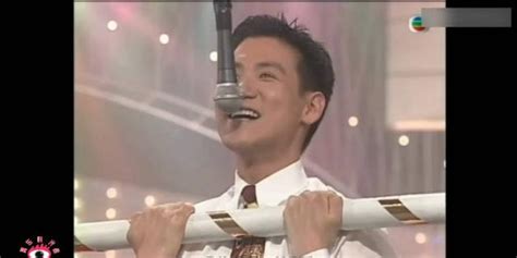 毛阿敏1992年 TVB台庆演唱《悠悠岁月》那么多大明星给她做背景墙_腾讯视频
