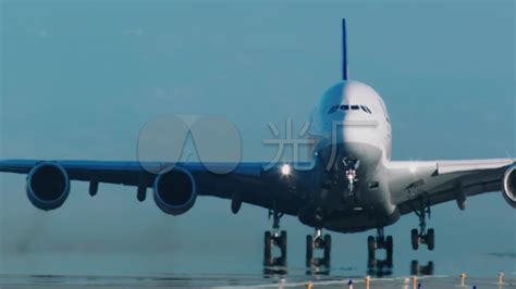 南航A380起飞全过程，不愧是世界上最先进的客机，起飞速度不俗_腾讯视频
