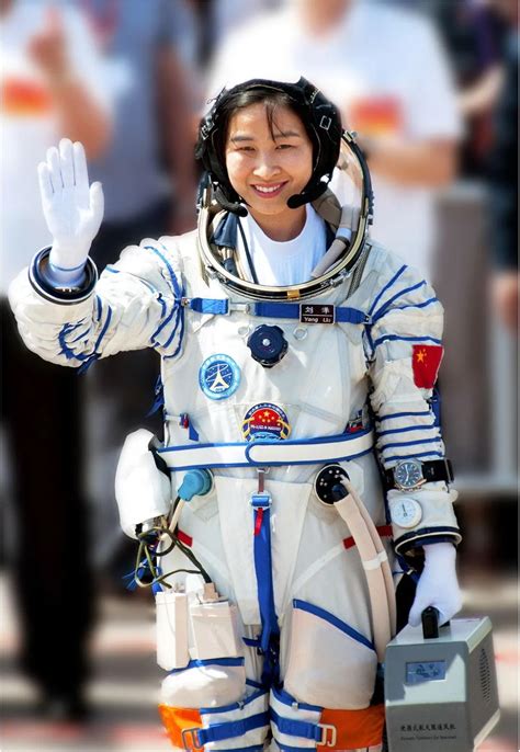 中国第一位女航天员是谁？ | 灵猫网