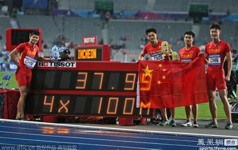 博尔特9秒79绝杀加特林 2015北京世锦赛男子100米决赛