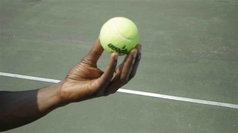 一个好的抛球是怎样的？网球超详细的发球抛球动作分解！ - 泰摩网球