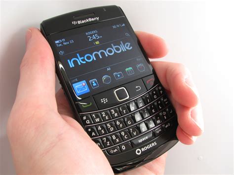 REVIEW: BlackBerry Bold 9780 (Same Package, New Insides)
