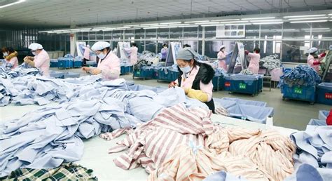 否认中国市场暴跌50%， LV等时装皮具部门第一季收入猛涨30%