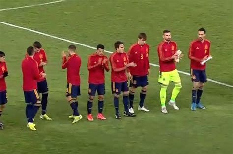 出任西班牙国家队队长，布斯克茨：很高兴随队拿到三分_PP视频体育频道