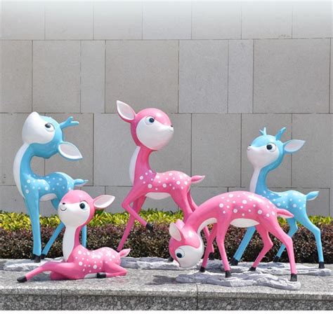 城市上灵活地跳动的玻璃钢青蛙卡通雕塑模型_名妍雕塑公司-站酷ZCOOL