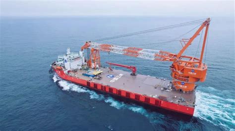 招商工业海门基地交付国内首艘 “运输+起重”一体化深远海海上风电施工船