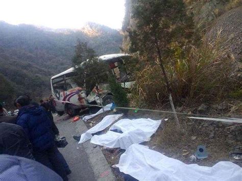 泪奔！陕西发生重大交通事故，已致36人身亡，客车在隧道里到底经历了什么？_搜狐汽车_搜狐网