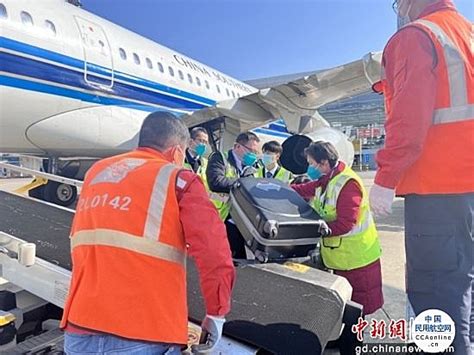 暴雨造成航班延误 南航全力疏散旅客（组图）-中国民航网