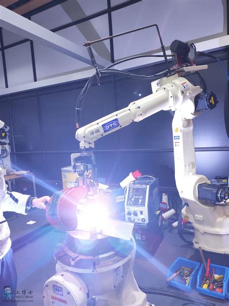 OTC焊接机器人如何进行焊缝电弧跟踪系统？新闻中心OTC机器人配件专营