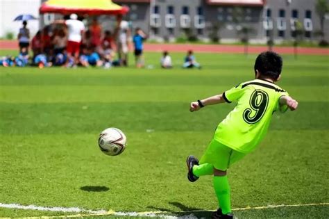 中国运动文化教育网北京举行幼儿足球大会 聚焦儿童足球教育和 ...
