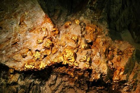 新疆发现价值400亿超大型金矿