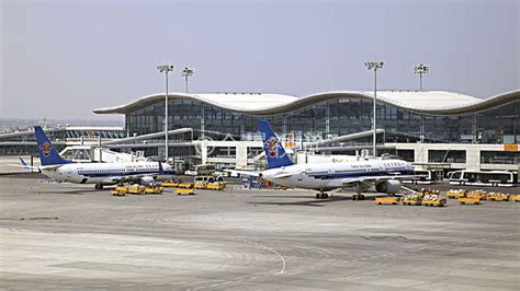 乌鲁木齐国际机场新开 恢复多条出疆航线_新浪图片