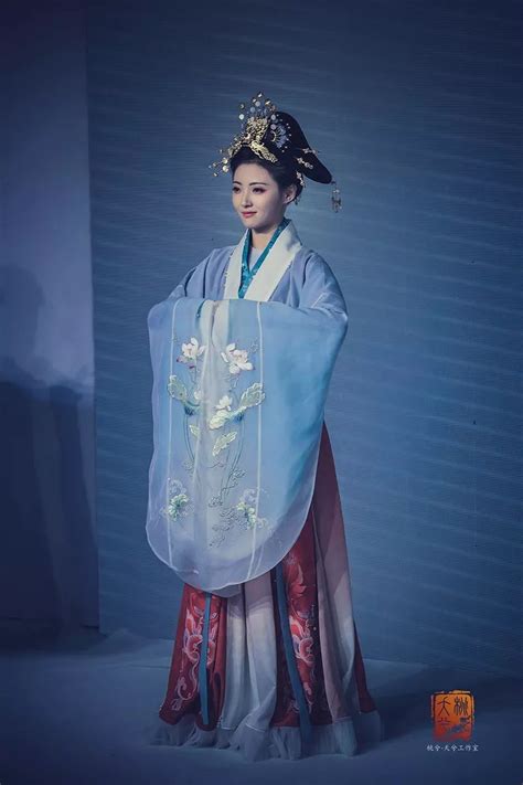 汉服热！11年匠心复原200套古代服饰，这群80、90后让中华文化惊艳全球