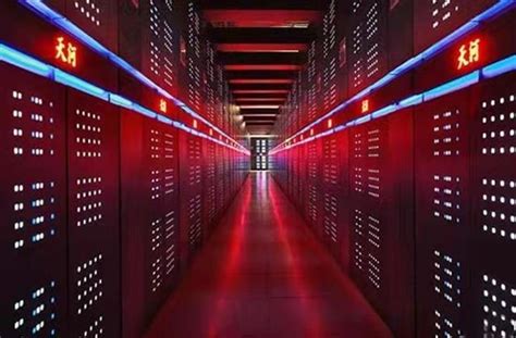 中国研制完成新一代百亿亿次超级计算机原型机型_凤凰网