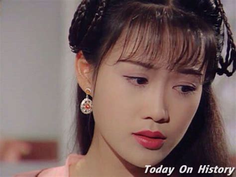 1969年12月29日香港女演员梁小冰出生于澳门 - 历史上的今天
