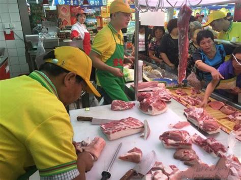 猪肉价格猛涨，成都这家超市猪蹄才卖19.8一斤，这么便宜你会买吗__财经头条