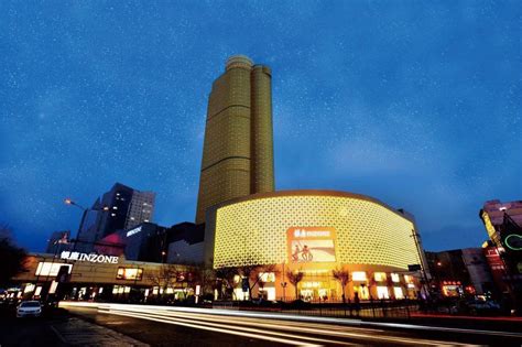 武汉国际广场商圈夜景高清图片下载-正版图片500921045-摄图网