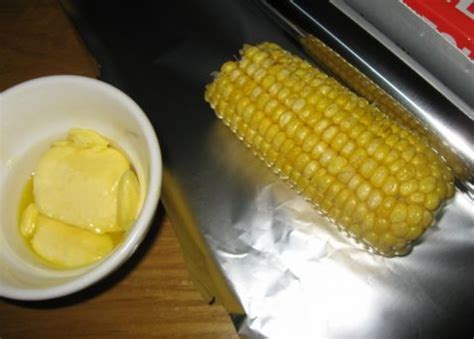 黄油烤玉米的做法_黄油烤玉米怎么做_美食杰