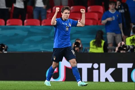 意大利VS奥地利，卡莱季奇多踢进一球，意大利会实现进8强的目标 - 知乎