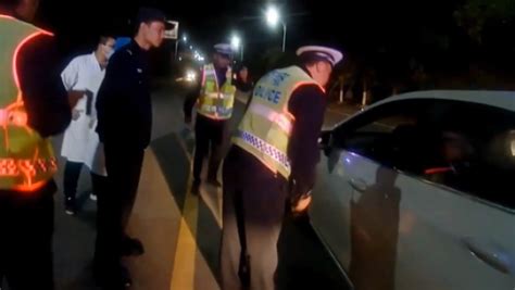 刑拘！深圳男子快速路上醉驾逆行，车上还有俩女童，视频看的心惊_驾驶证