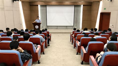 药学院召开暑期实习动员大会 - 校园生活 - 重庆大学新闻网