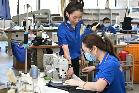 挑战与机遇并存，湖北仙桃展团14 家企业重磅亮相2023CHIC春季展-纺织服装周刊
