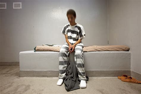 美国拘留中心被监禁的青少年 - 异域风情 - 华声论坛