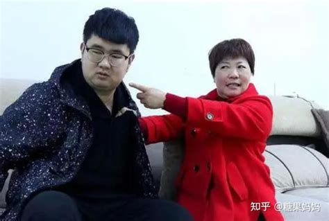 蔡天凤母亲回应与女婿合影照片：没有超越规矩，只是亲人关系|女婿|亲人|规矩_新浪新闻