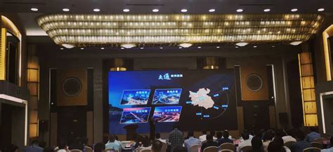 浙江杭州青山湖科技城临安之门双子塔楼体亮化工程-鸿和照明