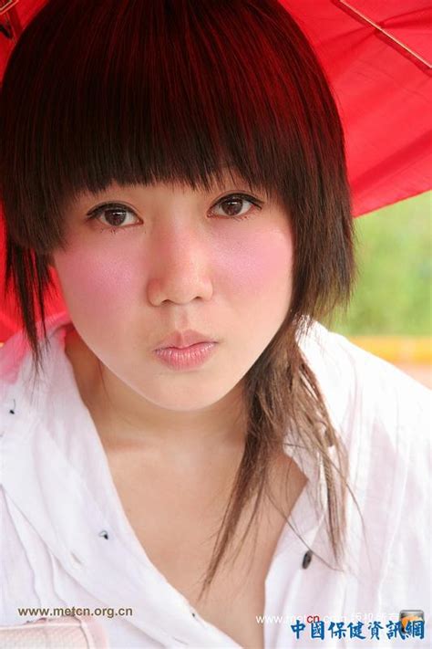 日本女优助阵上海成人展 现场气氛火爆