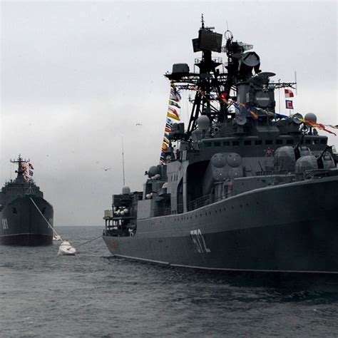 俄罗斯黑海舰队一导弹艇举行演习_凤凰网视频_凤凰网