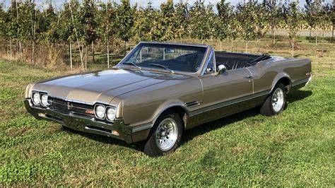 Reader’s Ride: Susan Suhr’s 1971 Oldsmobile 442 Convertible - Hot Rod ...